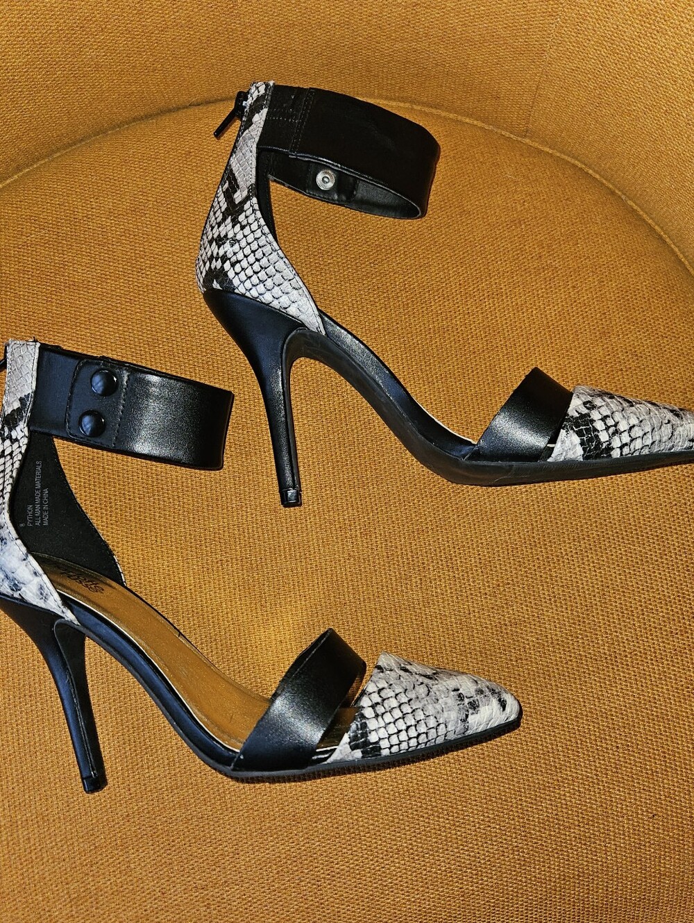CHARLOTTE RUSSE "Python" Black Gray Cream Faux Snakeskin Ankle-Strap Heels Sz 8